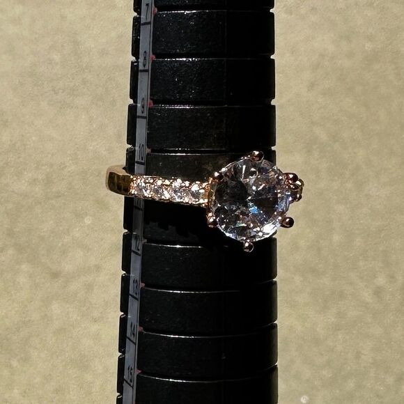 NEW Rose Gold Plated w/ Large Round Clear Crystal CZ Stone Ring Size 5.5 - Picture 7 of 12